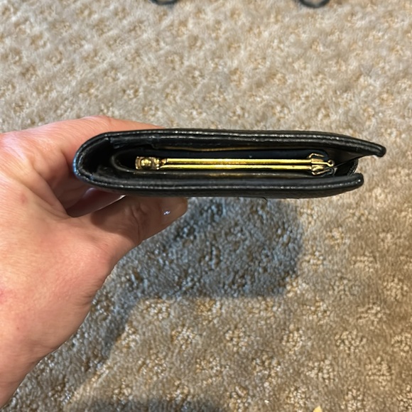 Chanel Authenticated Classic Interlocking CC Kisslock Caviar Leather Wallet - Picture 9 of 13